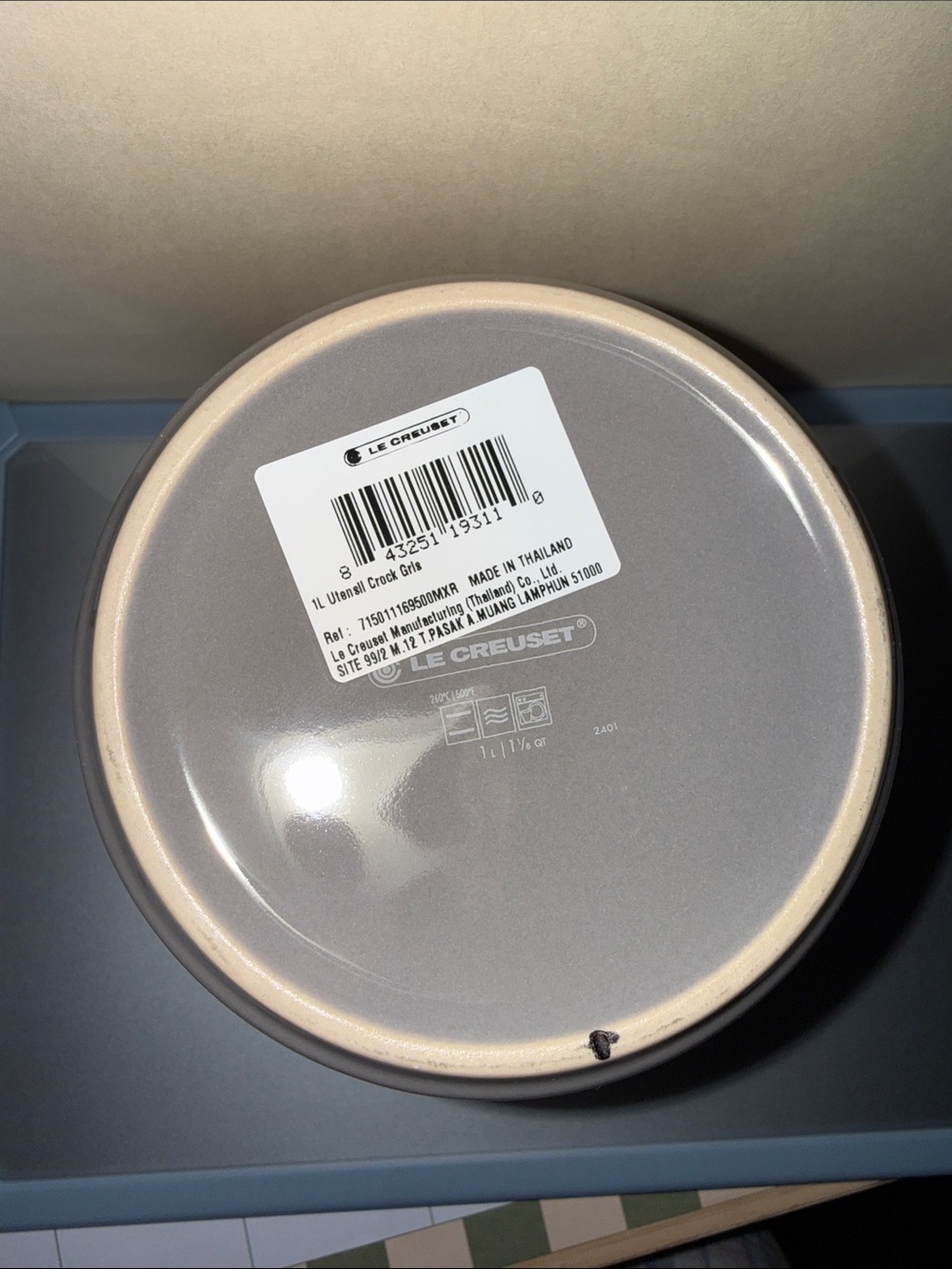 Le Creuset Stoneware Utensil Holder - Picture 3 of 3